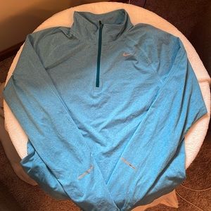 Men’s Nike dry fit size medium